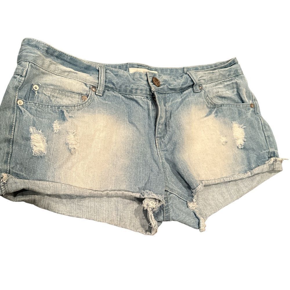 Maurice’s Jean Shorts Distressed Size 13/14 Light Wash